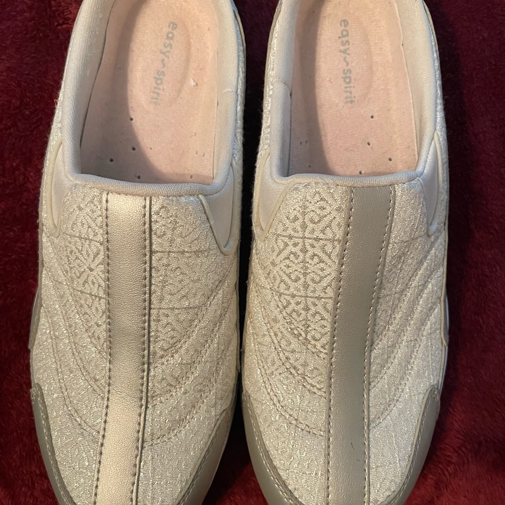 Easy Spirit Women's Traveltime Size 11M